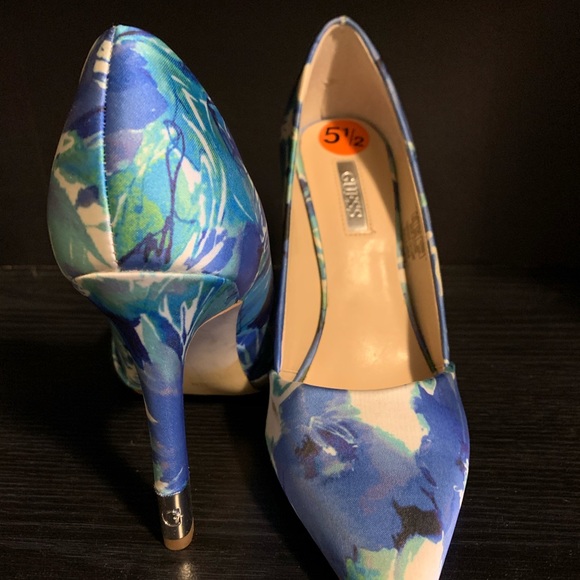 2/$15 Guess Blue Floral Heels - Picture 2 of 3